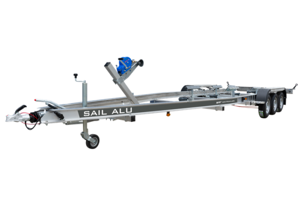 REMORQUE EN ALUMINIUM À TROIS ESSIEUX POUR LE TRANSPORT DE BATEAUX UNITRAILER SAIL 3500/3 ALU PTAC 3500 KG