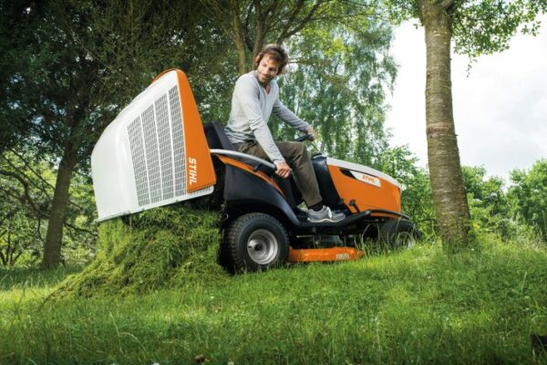STIHL- Tondeuse autoportée STIHL RT 6112 – Image 2